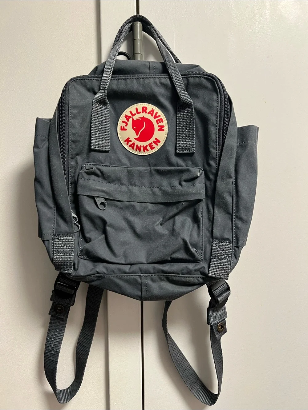 Fjallraven Kånken Mini Backpack in Dark Gray with Red Logo